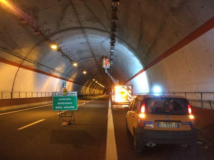 Anas, affidati i lavori per l'illuminazione nelle gallerie lungo l'Autostrada A2 per 14 milioni di euro 51 lavori galleria anas 1