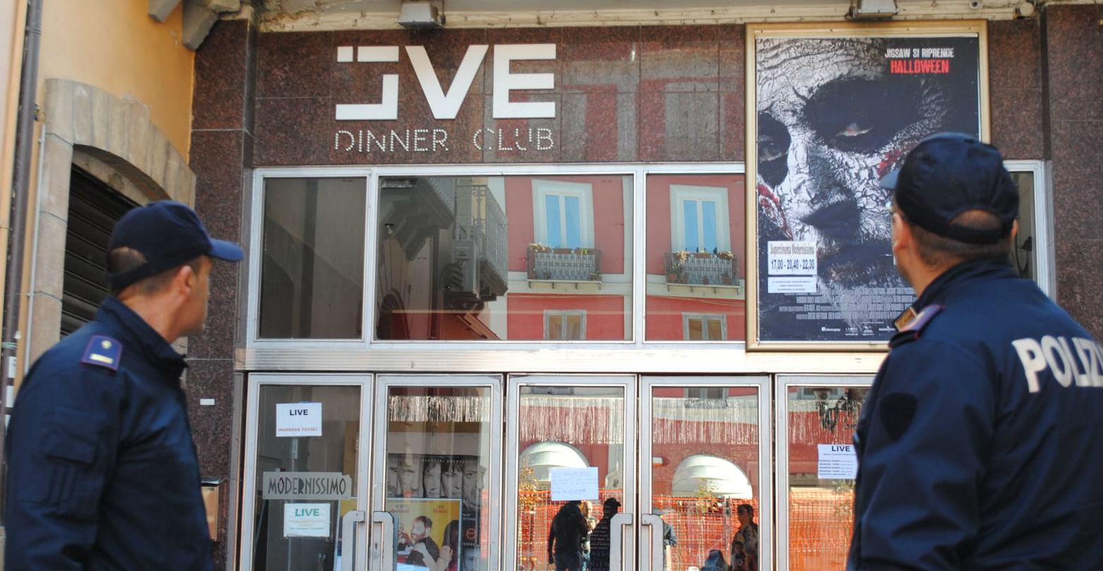 Sospesa la licenza al Live per la "notte di panico", venduti molti più biglietti rispetto alla capienza 53 live cosenza