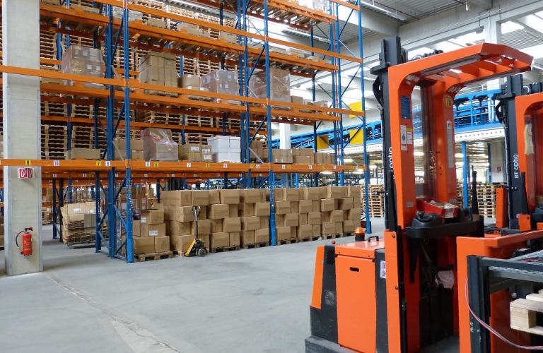 Debiti per 102 milioni di euro e 12 cooperative 'morte', sequestri in Calabria 59 logistica