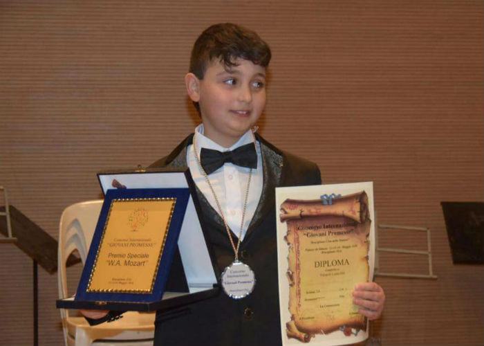 Un successo dopo l'altro per il piccolo Louis, pianista di soli 8 anni 80 louis giò palopoli