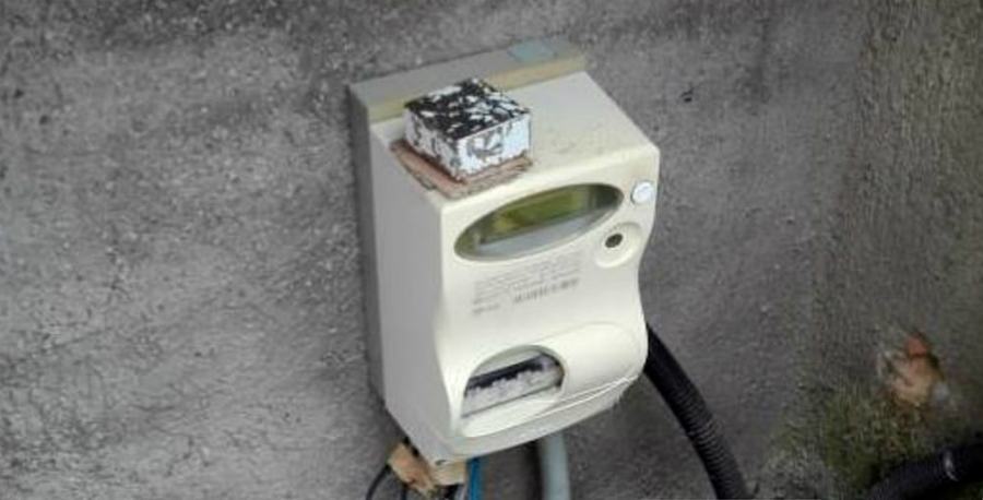Il 'trucco' del magnete per rubare energia elettrica, due arresti 51 magnete furto energia