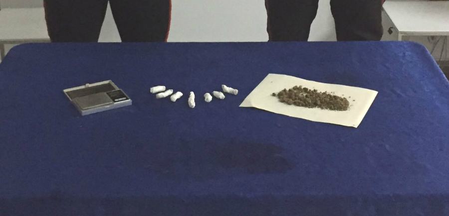 Marijuana nascosta nel divano di casa, 33enne arrestato dai carabinieri 51 mairjuana rossano