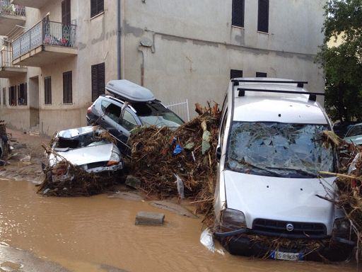 Alluvione a Rossano, sgomberato il seminario arcivescovile. Domani sarà tracciato il primo bilancio dei danni 51 maltempo 150813180004