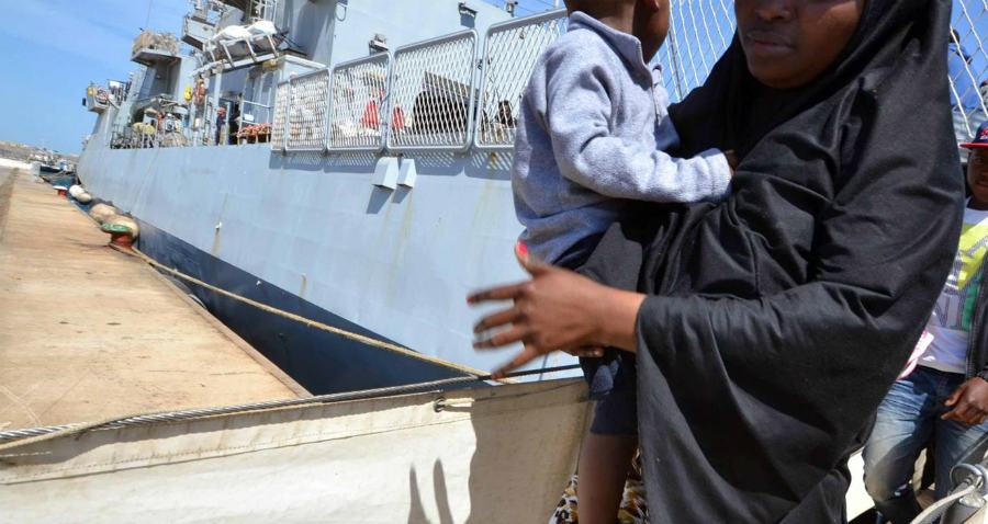 mamma bambino migranti