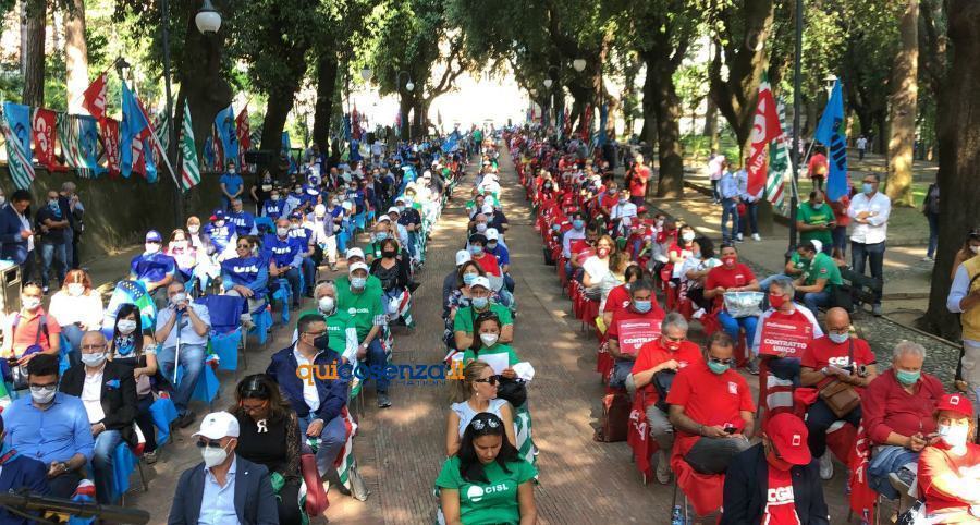 manifestazione villa vecchia cgil cisl uil post covid cosenza 01