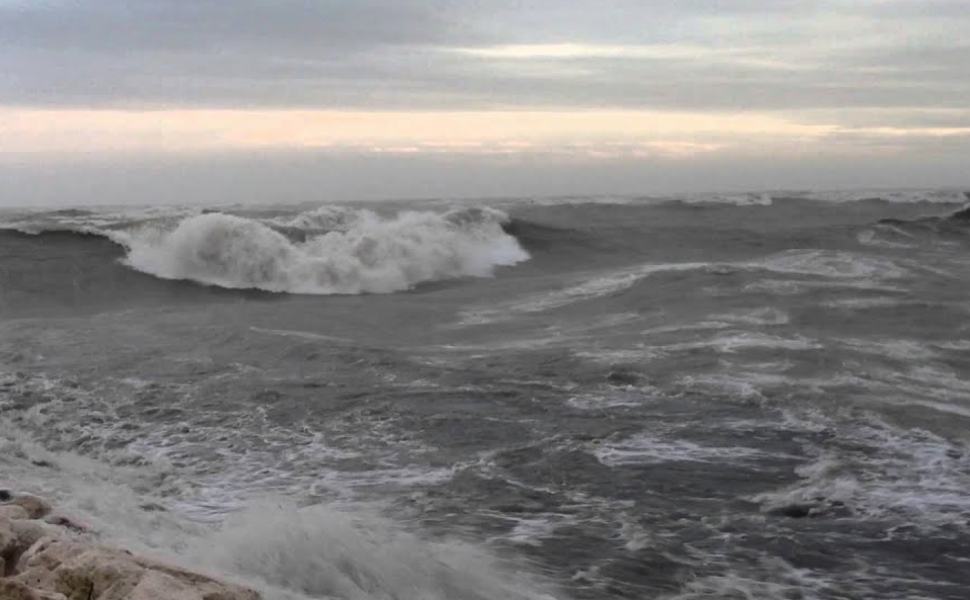 Maltempo: pioggia e vento in Calabria. Forti mareggiate nella Locride 51 mareggiata 1
