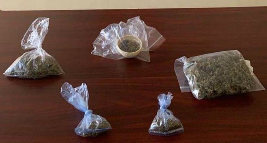 Cuoco per la stagione estiva "arrotondava" spacciando marijuana, arrestato 51 marijuana arresto 27ennne