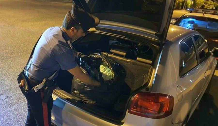 marijuana carabinieri auto