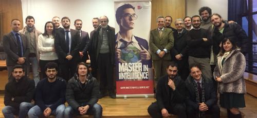 master intelligence classe caligiuri