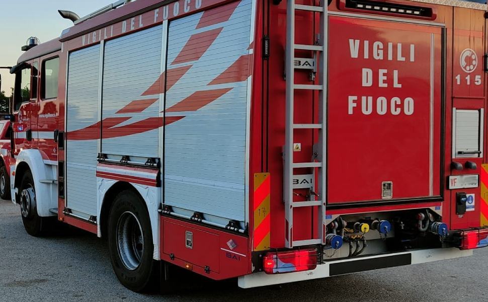 mezzo vigili del fuoco