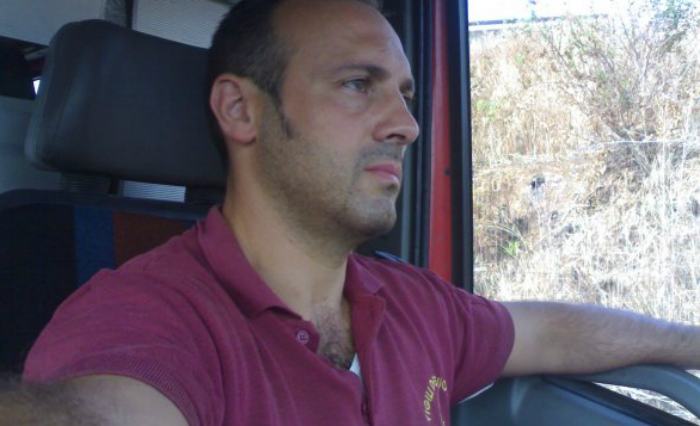 Impatta con l'auto contro un muro e rompe un tubo del gas, tragedia sfiorata 51 michele leonetti vigile fuoco