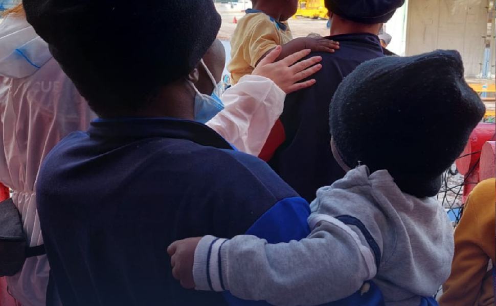 Migranti, in 122 arrivano in Calabria. È il terzo sbarco da inizio anno 51 migranti con bambini 1