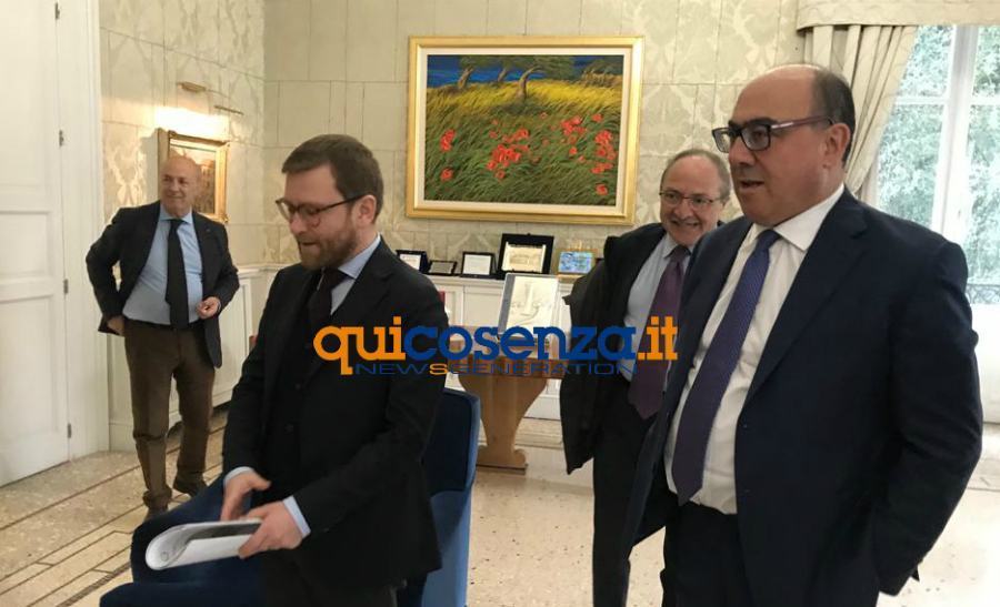 Il ministro Provenzano a Cosenza: «costruire il diritto a restare. Uniti su Callipo» 53 ministro provenzano provincia cosenza 01