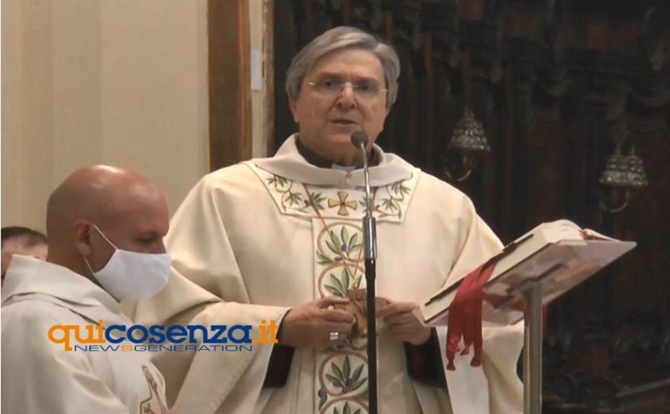 Una messa per il VII anniversario del Ministero Episcopale di Mons. Savino 51 mons. Savino vescovo cassano 1
