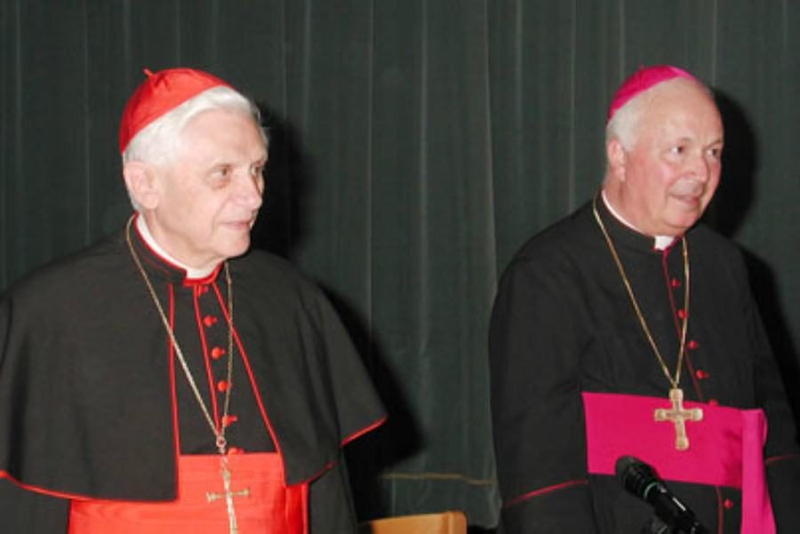 San Pietro in Guarano, una strada intitolata a Monsignor Sprovieri 55 monsignor sprovieri con il futuro papa benedetto 16
