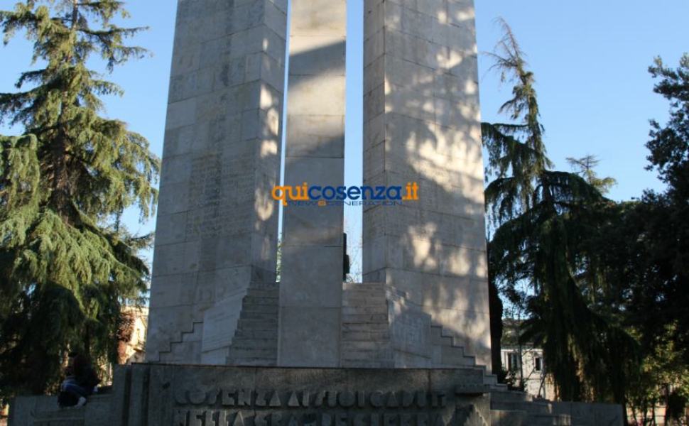 monumento villa nuova cosenza piazza vittoria