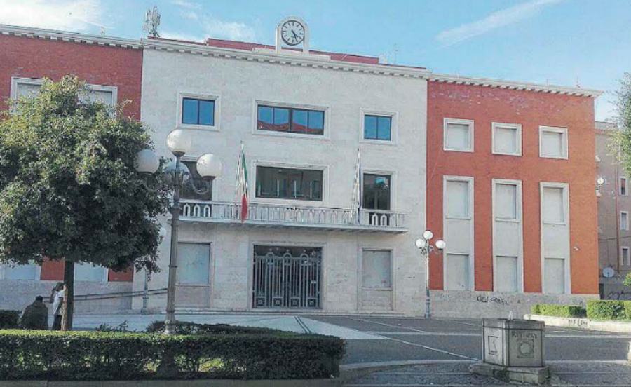 Illeciti su gestione mercati comunali e rassegne fieristiche, nove avvisi di garanzia 53 municipio comune crotone