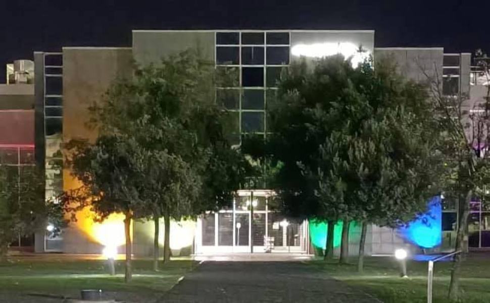 Giornata Mondiale della Consapevolezza dell’Autismo, Comune di Rende si illumina di blu 51 municipio rende 7