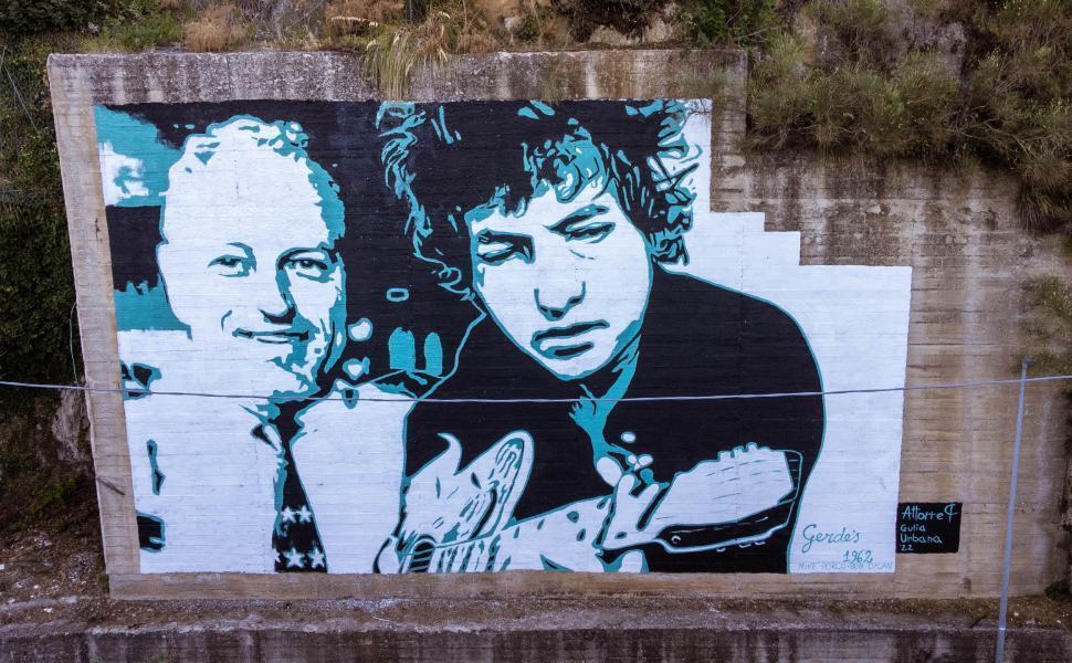 A Domanico un murale nel segno di Mike Porco, il padre putativo di Bob Dylan 51 murale mike porco bob dylan