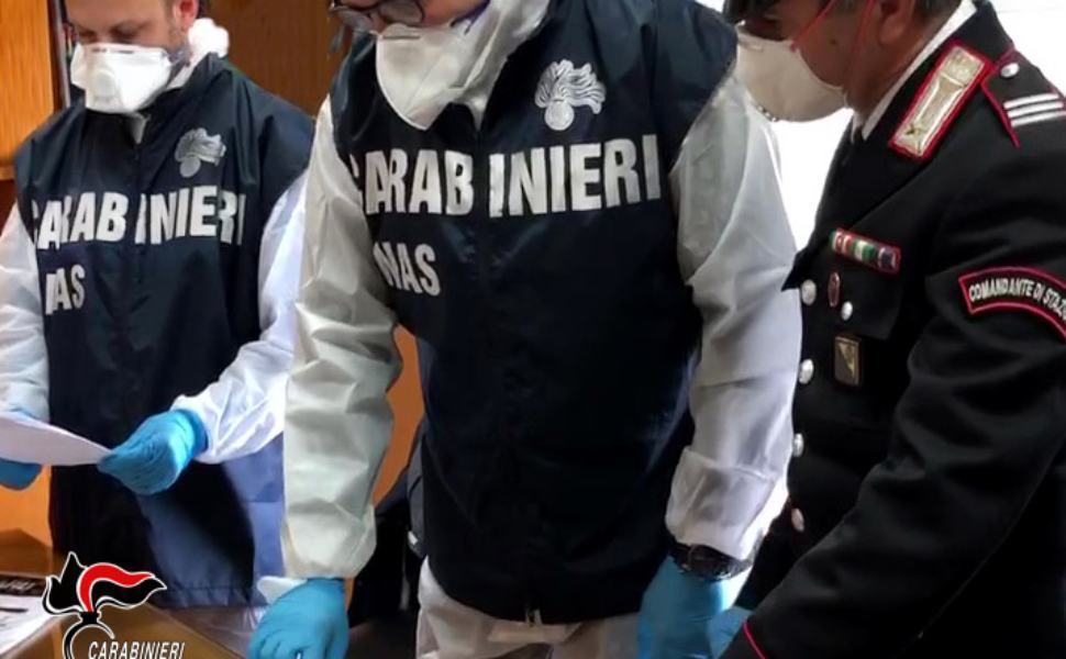 Scoperto falso medico, nel poliambulatorio abusivo interventi chirurgici e visite ginecologiche 51 nas falso medico carabinieri