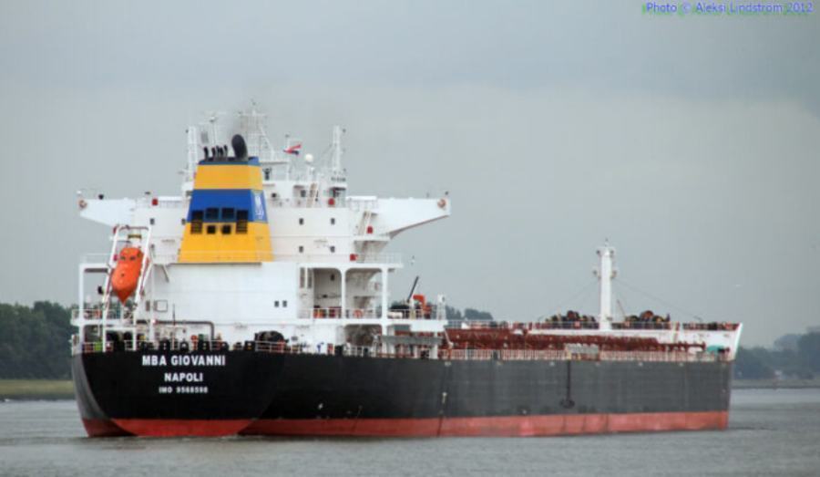 Marinai italiani bloccati in Cina, Di Maio: "autorizzato lo sbarco" 51 nave cina 1