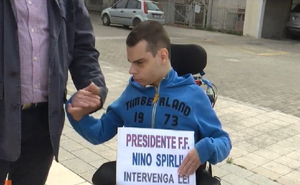 Disabile per colpa della malasanità, la mamma "mi incatenerò davanti l'Asp" 51 nicola romeo 1