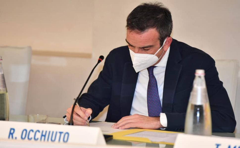 Occhiuto, punti vaccinali riconvertiti: "a pandemia finita saranno presidi territoriali" 51 occhiuto 1 3