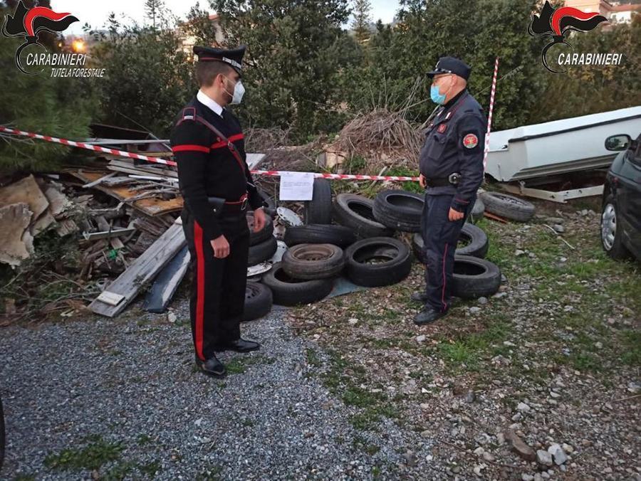 Meccanico improvvisato tra cumuli di rifiuti, denuncia e sequestro nel cosentino 56 officina fantasma 1