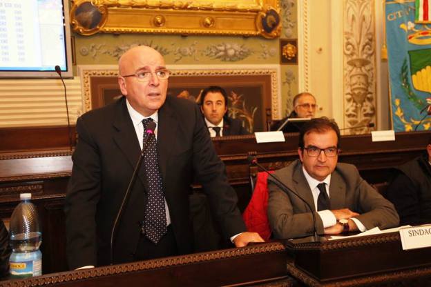 Querelle metro Cosenza - Unical, il sindaco Occhiuto diffida Oliverio 51 oliverio occhiuto
