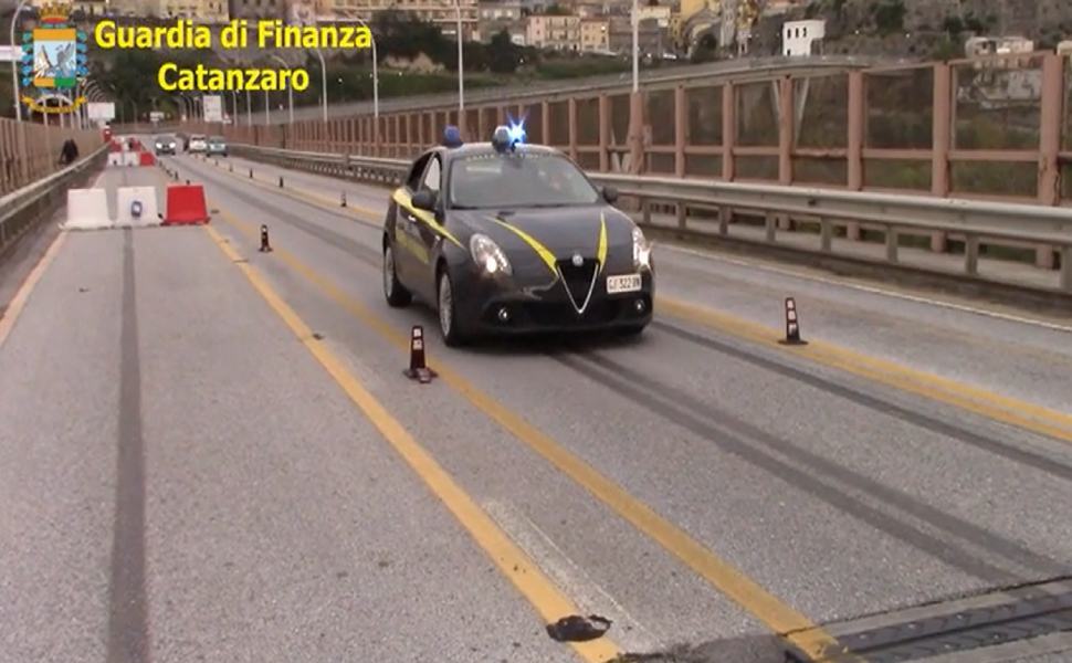 operazione brooklin 02 guardia finanza ponte morandi
