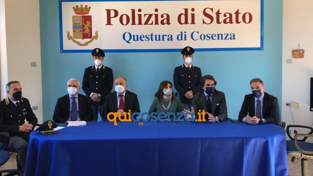 (FOTO-VIDEO) Blitz "Kossa": controllo asfissiante del tessuto economico della Sibaritide 53 operazione kossa forastefano conf stampa questura cosenza