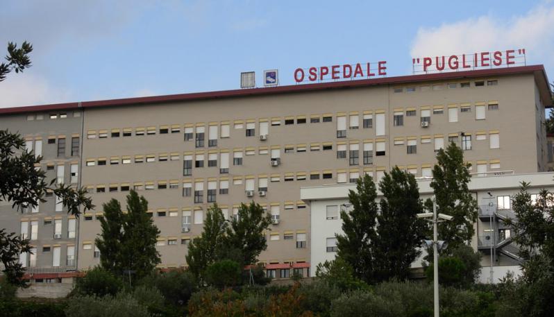 Grave incidente stradale, motociclista ventenne ferito e ricoverato in gravi condizioni 51 ospedale pugliese catanzaro 6