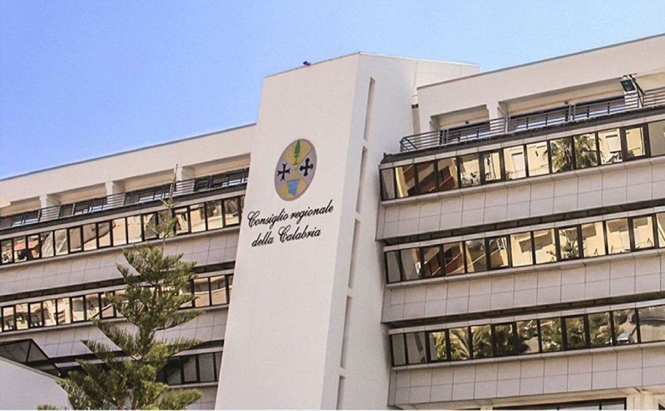 Giornata in memoria delle vittime del Covid, bandiere a mezz'asta in Consiglio Regionale 51 palazzo campanella consiglio regionale calabria 2