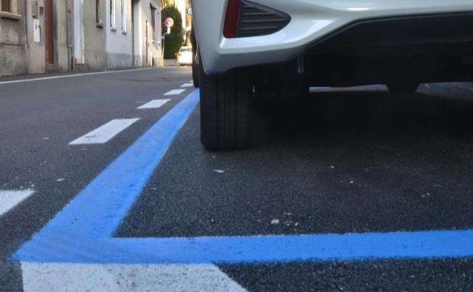 parcheggio blu