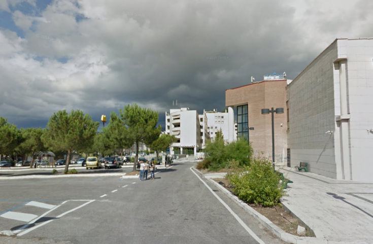 parcheggio centro commerciale metropolis