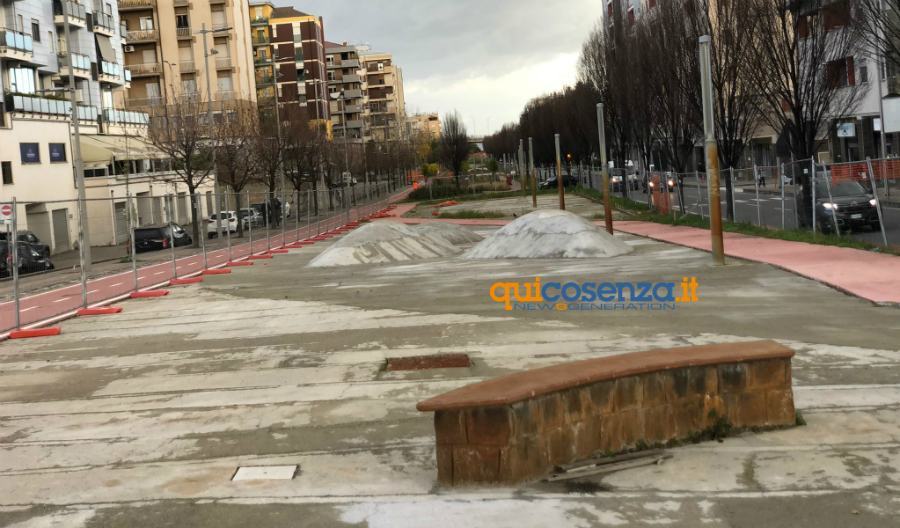 Cosenza, in arrivo bus elettrici e completamento del parco del Benessere 51 parco benessere pista da completare skateboard 03