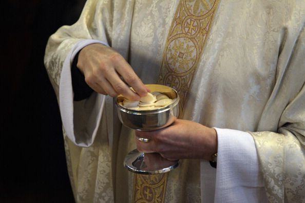 Sacerdote di Cosenza indagato per violenza sessuale 62 parroco