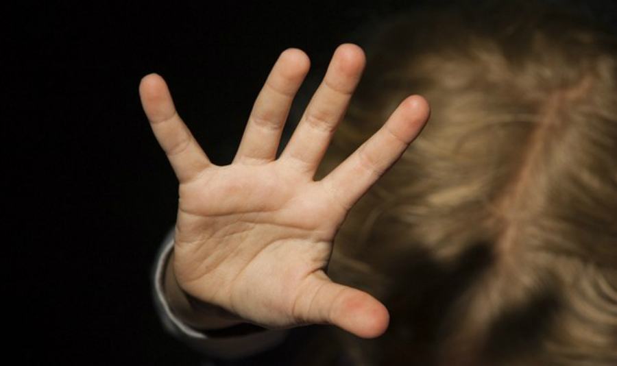 pedofilia atti sessuali minore