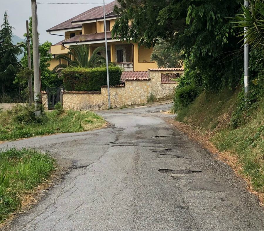Abbandono e incuria Oltrecampagnano, la colpa è della Rende Servizi 53 periferia rende 04
