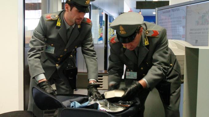 perquisizione aeroporto