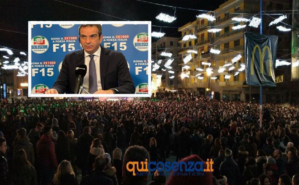 Fioccano le strette da Natale a Capodanno. Ma Occhiuto è contrario "a restringere le libertà" 51 piazza bilotti capodanno 2