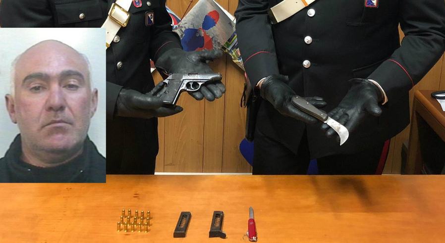 Trovato con una pistola carica infilata nei pantaloni, pregiudicato in manette 51 pistola armi crea giovanni arresto carabinieri