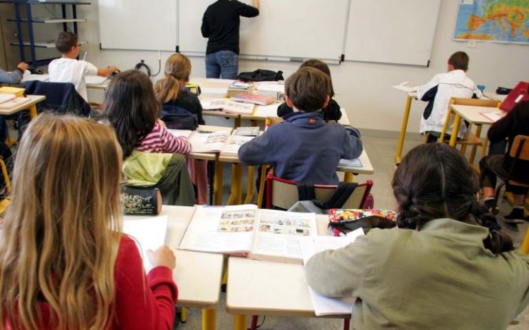 Pochi bimbi ad Aprigliano, classi accorpate per 'risparmiare' 51 pluriclasse
