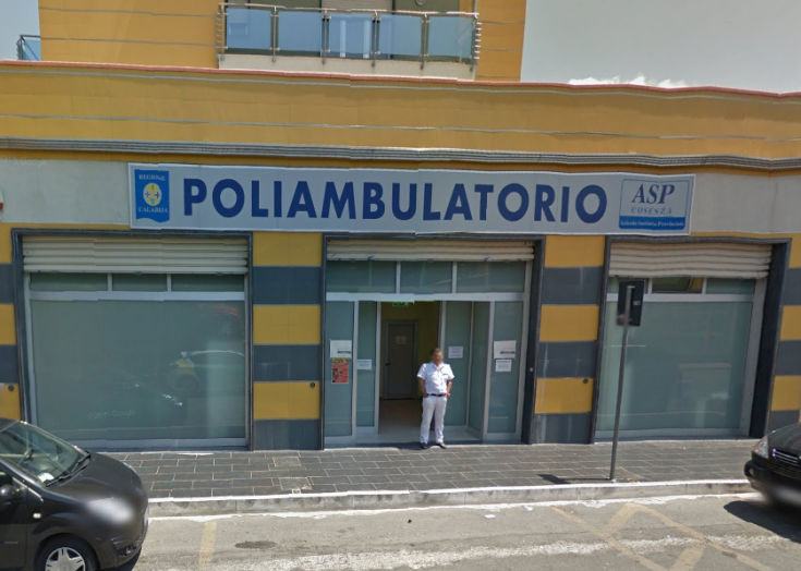 Cosenza, tempi d'attesa lunghi per le visite ambulatoriali? Risponde il dottor Perri. Per i codici bianchi anche le Unità di Cure Primarie (DOPPIA INTERVISTA) 59 poliambulatorio