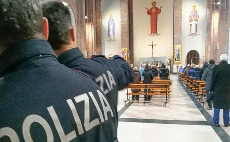 polizia chiesa