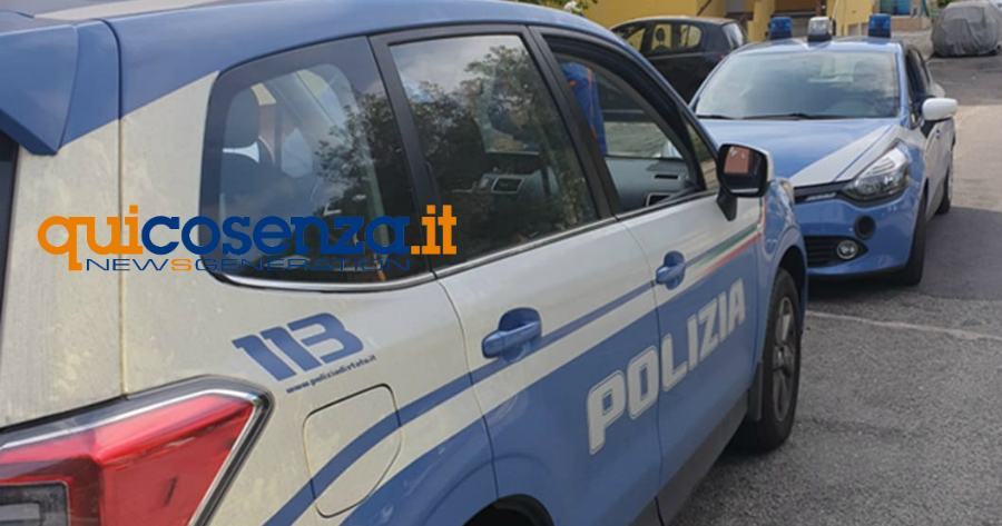 Non rispetta l'alt e tenta di speronare l'auto della polizia. Arrestato 39enne 51 polizia di stato 15