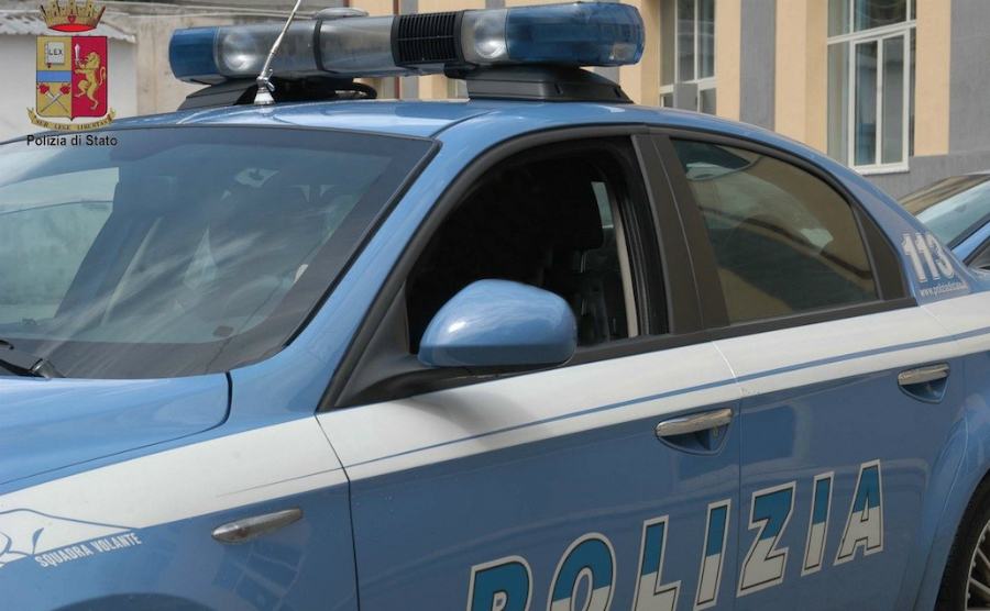 Trentaseienne tenta il suicidio, lo salva un poliziotto 51 polizia di stato 6