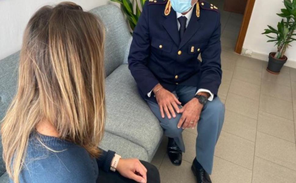 Perseguita l'ex compagna, ammonito 40enne 51 polizia donne ascolto contro violenza genere 2