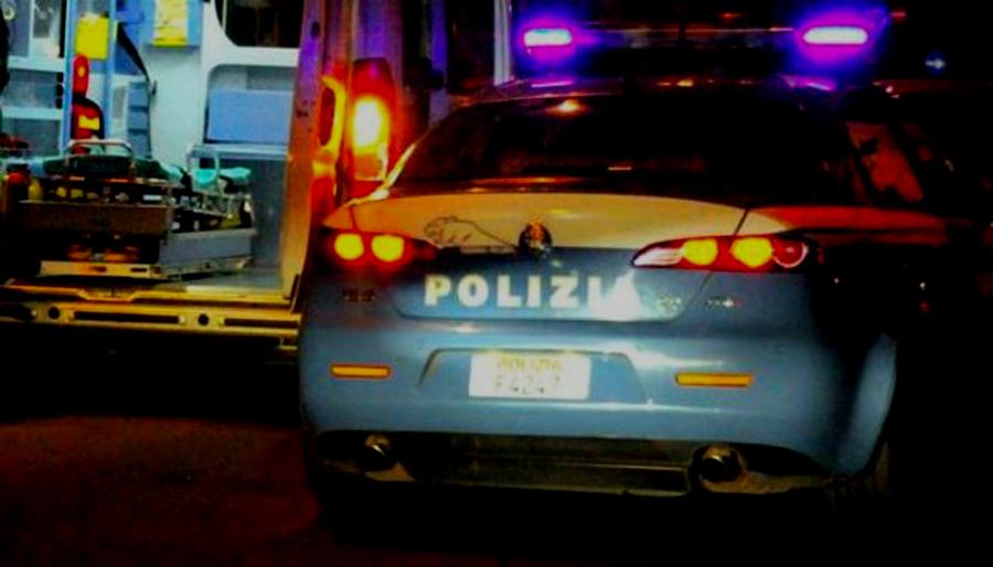 Notte di tensione a Cosenza: uomo in stato di agitazione fermato davanti alla caserma dei Bersaglieri 52 polizia ambulanza bersaglieri