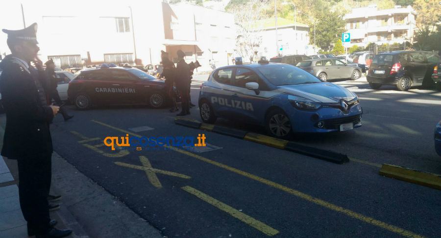 polizia e carabinieri stazione paola